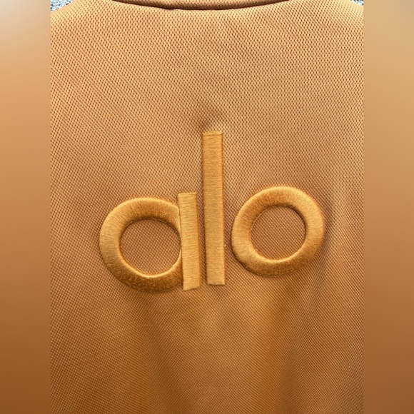 Alo yoga G.O.A.T Jacket - Picture 8 of 12